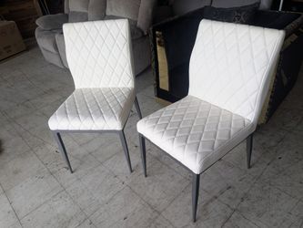 Brand New Floorsample Accent Chairs