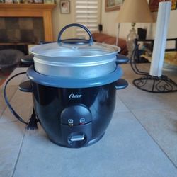 Oster 3 Cup Rice Cooker. Brand New