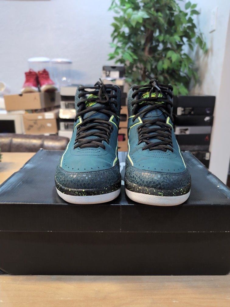 Size 9.5 - Air Jordan 2 Retro Nightshade