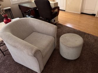 Chair & Ottoman Set for Sale 🤍