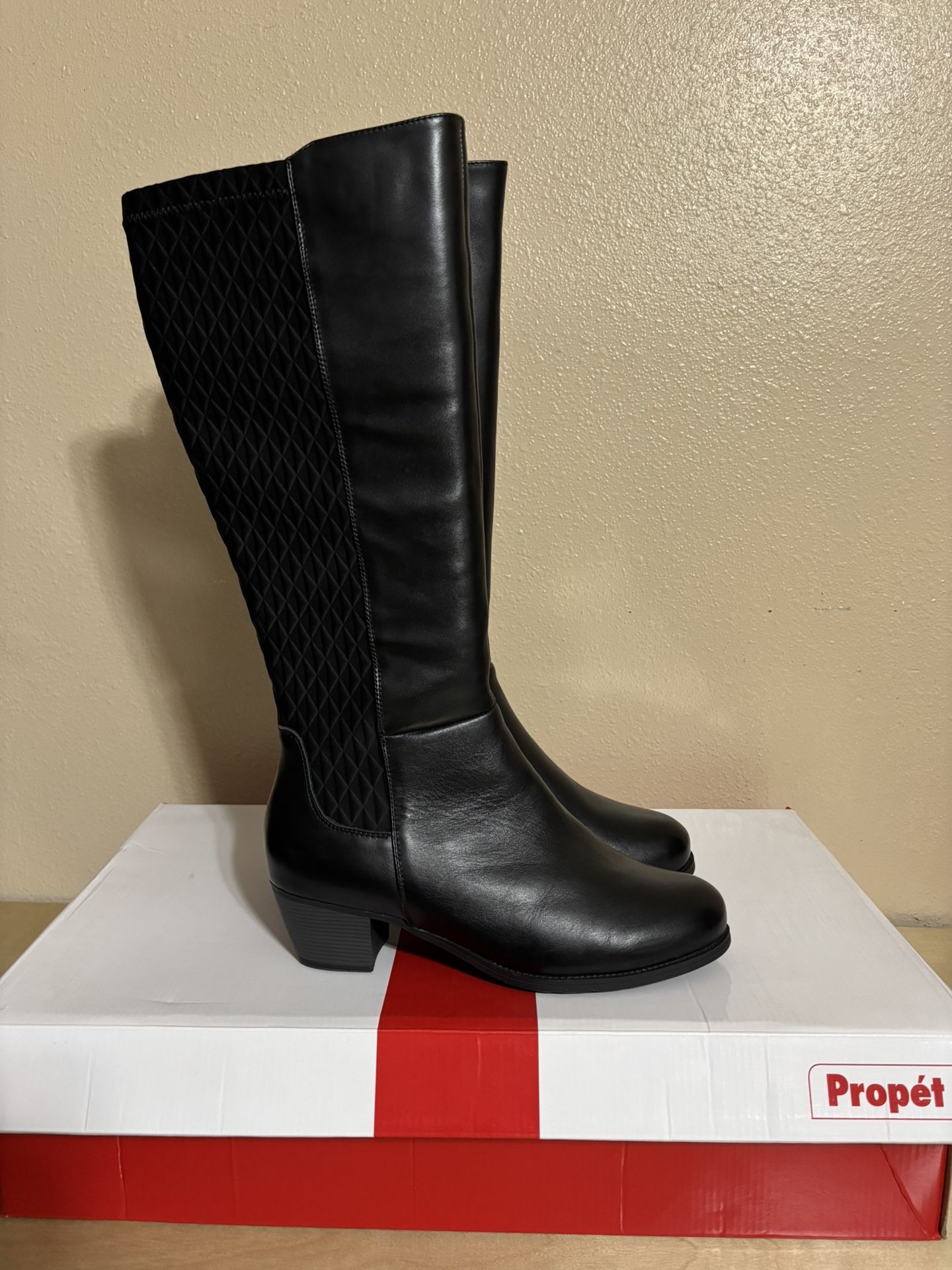 Women’s Propet Leather Boots Size 10