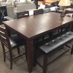 Bardstown Cherry Counter Height Dining Set (Dining table and Chairs