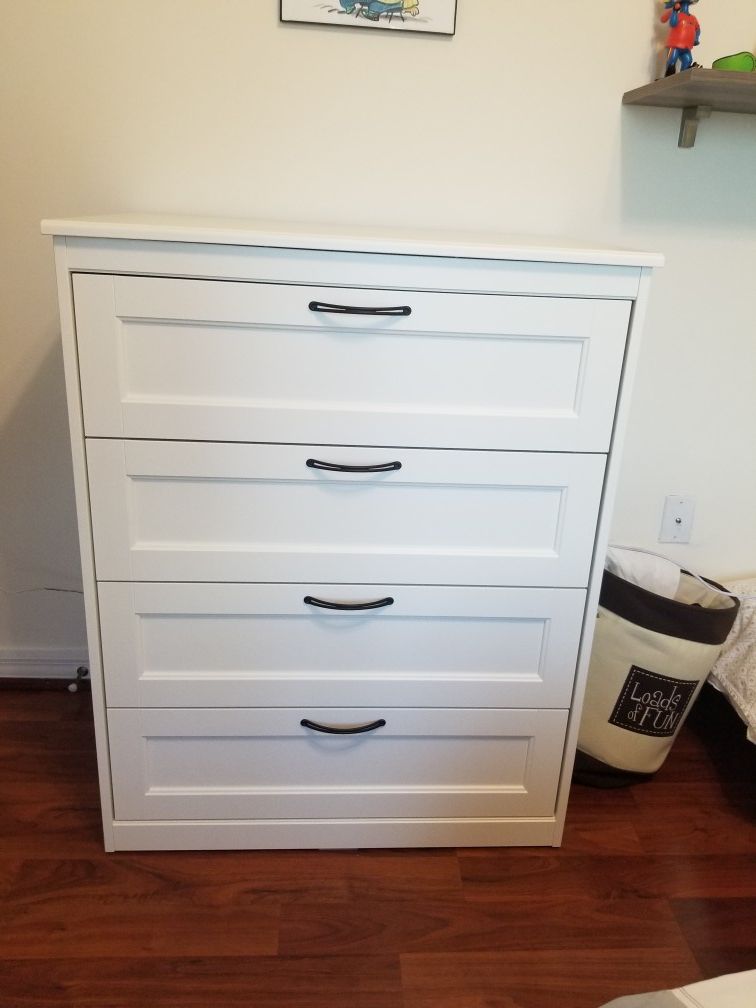 Ikea Dresser / Gavetero Ikea