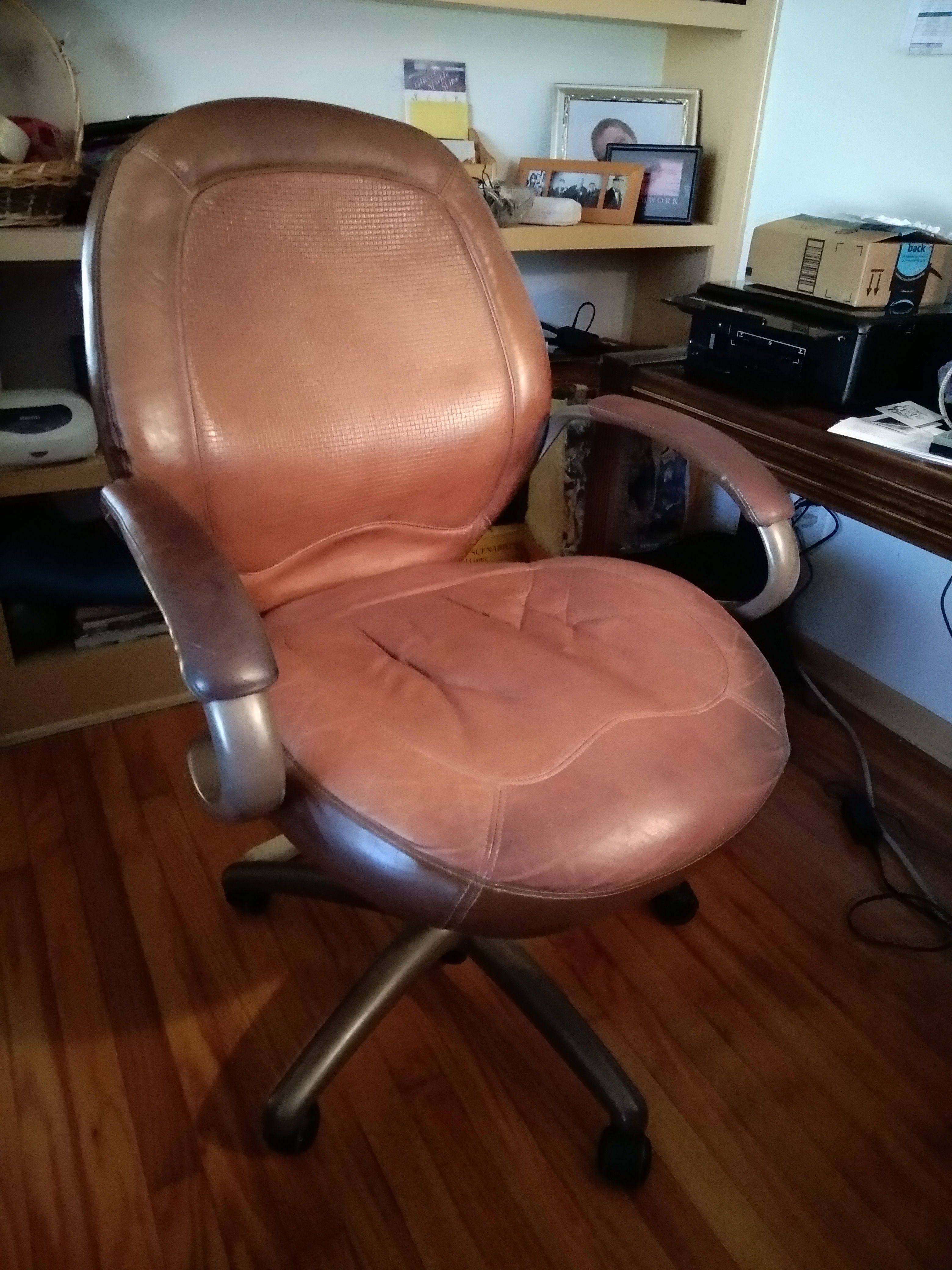 Brown Leather office chair for Sale in Wauconda, IL - OfferUp