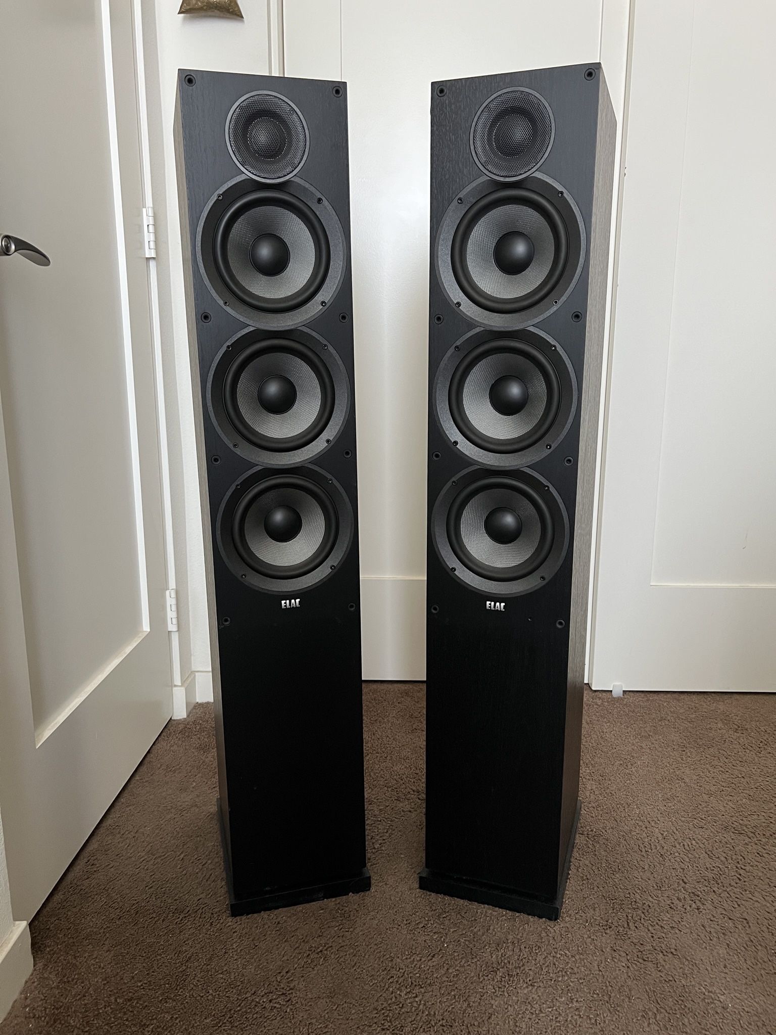 ELAC Debut 2.0 F6.2 Floorstanding Speaker Pair With Debut 5.2C Center Speaker