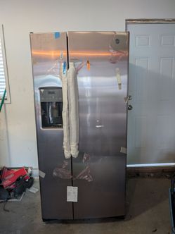 GE side- by-side Refrigerator