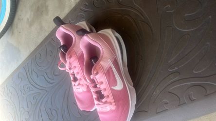 Nike shoes girls