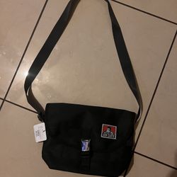 Ben Davis Crossbody bag