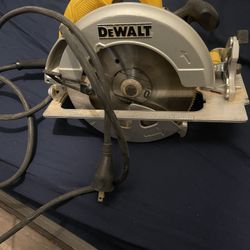 DEWALT Circular Saw 15amp 7 1/4” Blade