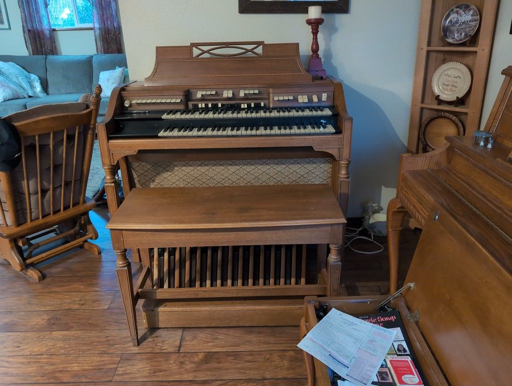 Hammond Organ