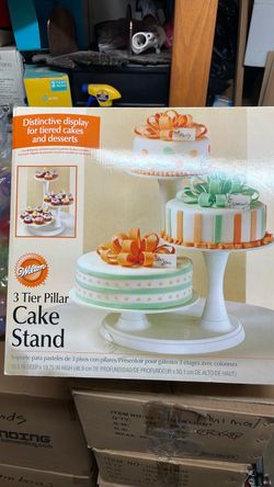 Wilton 3 Tier Pillar Cake Stand