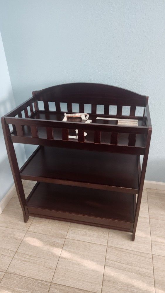 Delta Infant changing table w/ pad