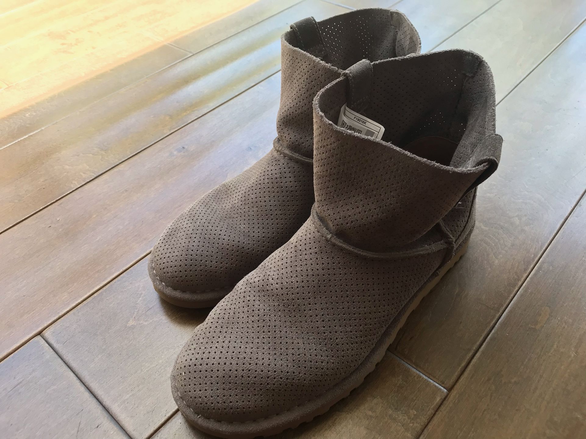 Brand New Ugg Boots Size Womens Size 8 - $25