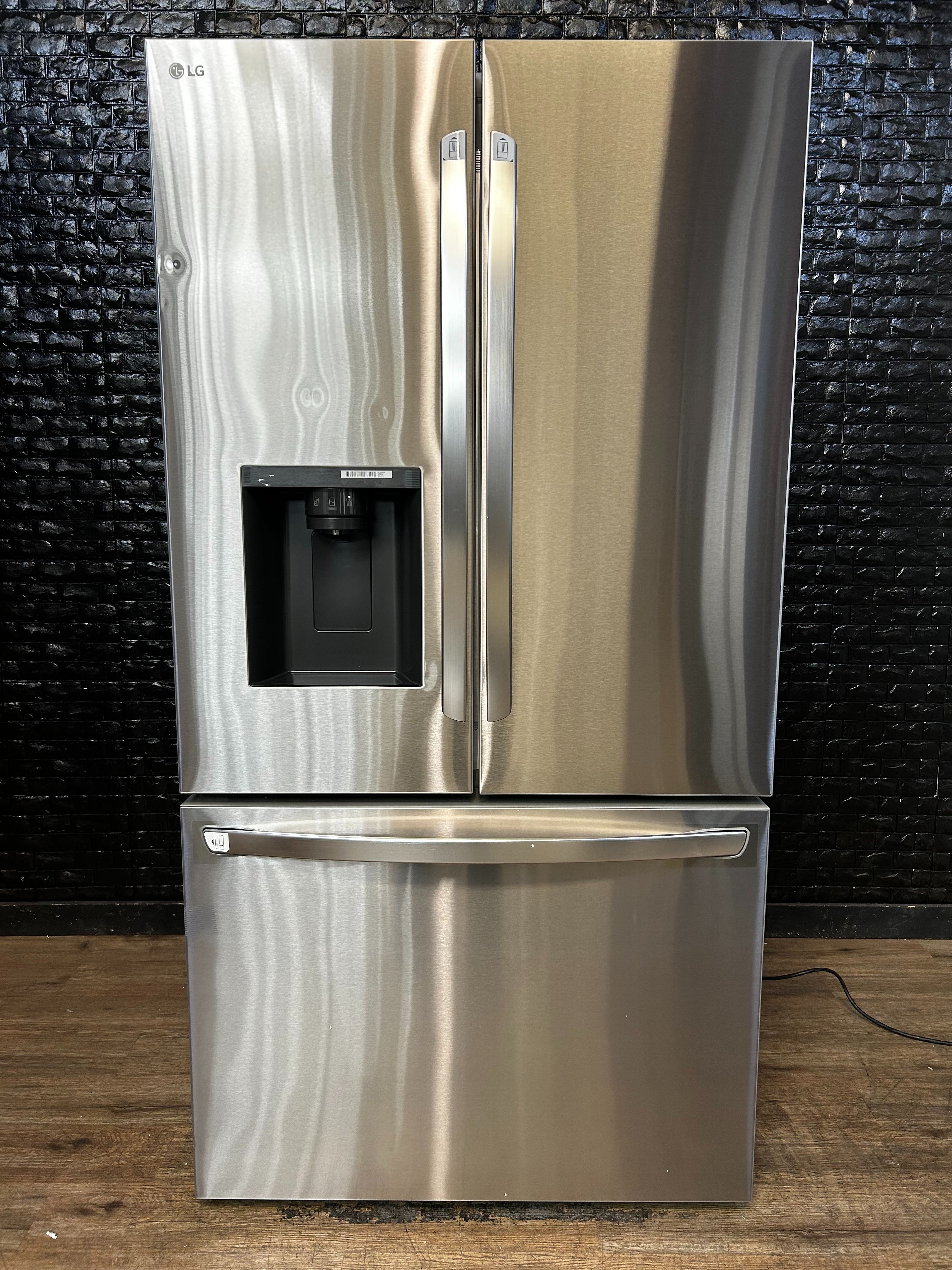 LG REFRIGERATOR w/WARRANTY! R3037A