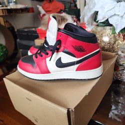 Jordan 1 Size 7y