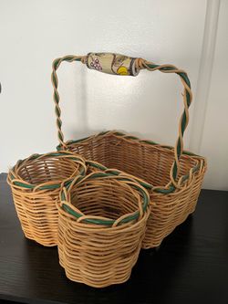 Vintage Wicker Wine Bottle Carrier Basket/ kitchen or picnic caddy