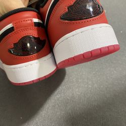 Youth 7 Jordan’s shoes 