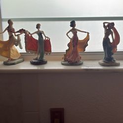 Decorative Figurines 
