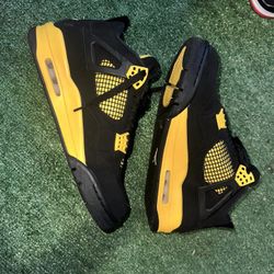Jordan 4 Thunder 