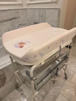 Baby Bathtub with Changing Table