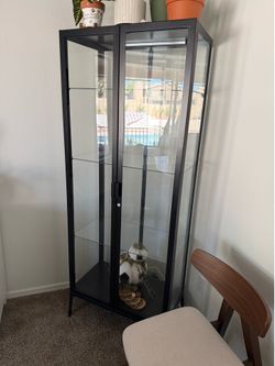 Glass cabinet