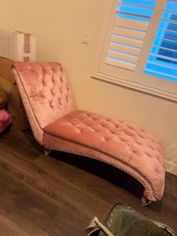 pink chaise lounge couch
