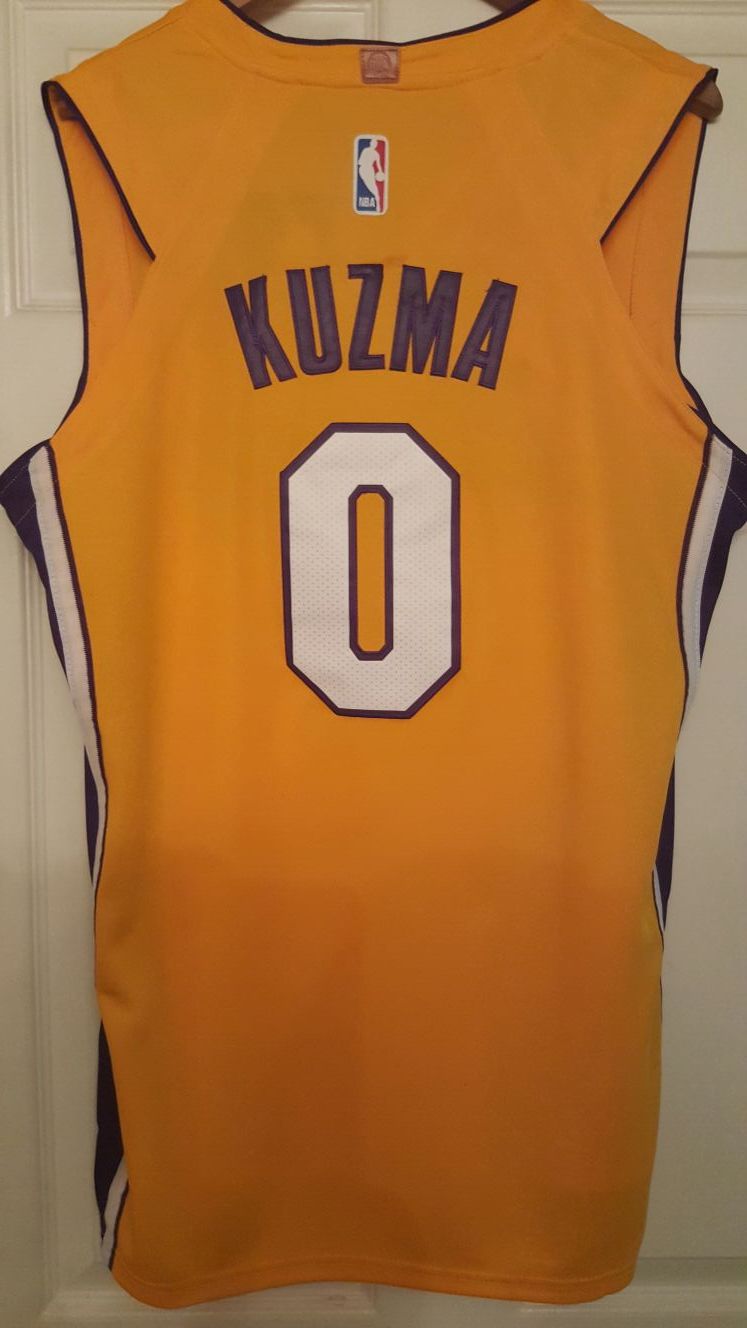 New Large Lakers Kuzma Jersey