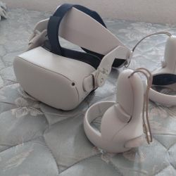 Meta Quest 2 VR Headset