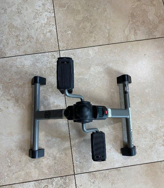 Gold's Gym Exercise Under Desk Bike