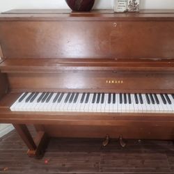 Yamaha Piano 