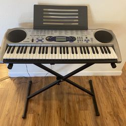 Casio Keyboard with Light-Up Keys – Works Great!