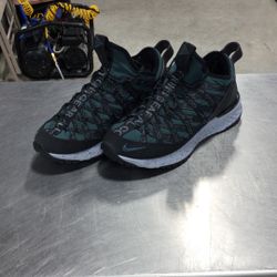 Nike ACG Shoes Size 6.5 mens / 8 womens