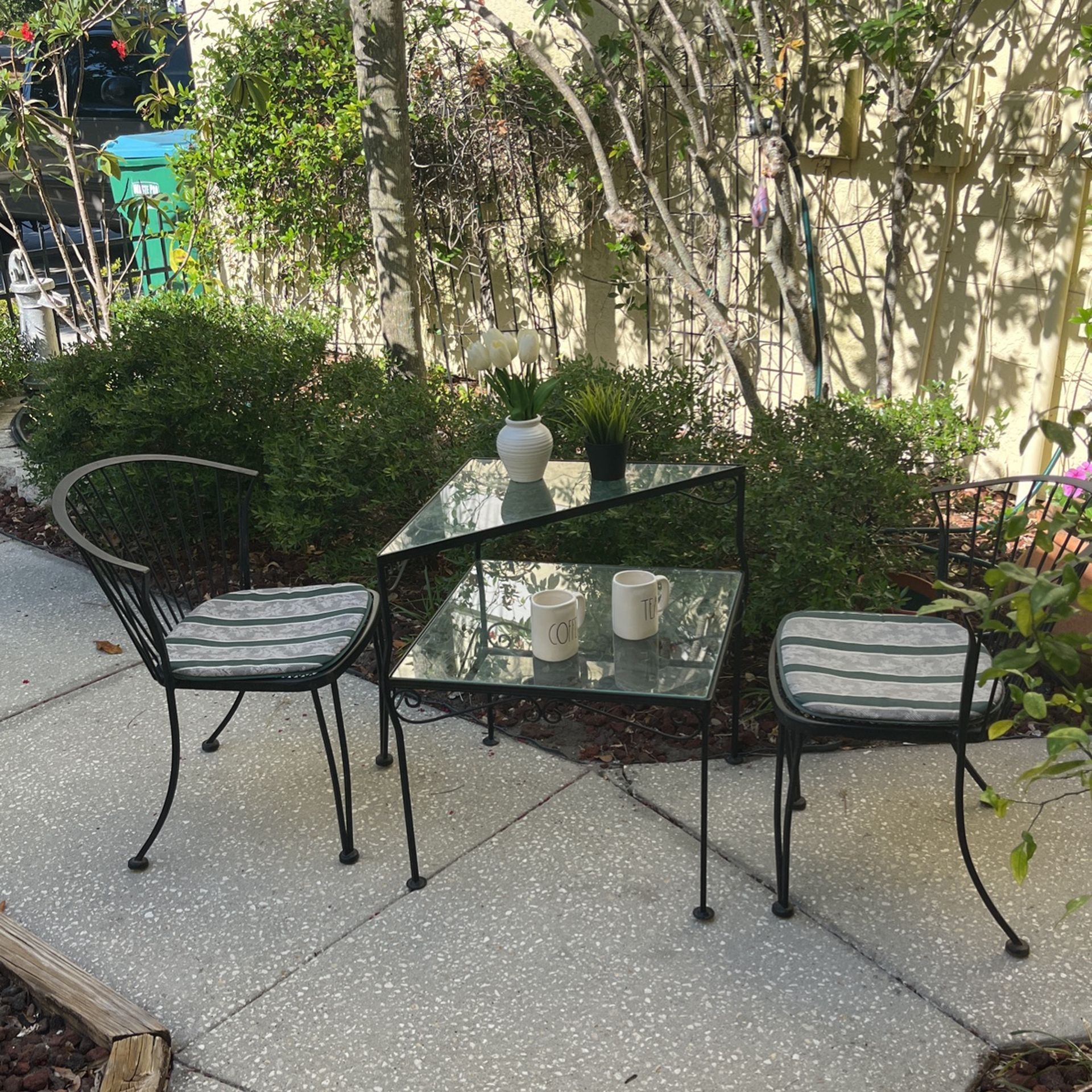 Coffee Table And 2 Chairs