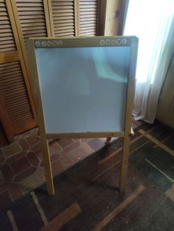 Chalk board/white board
