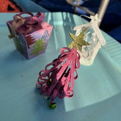 Bundle of Various ADORABLE CHRISTMAS ORNAMENT AND DECORATIONS