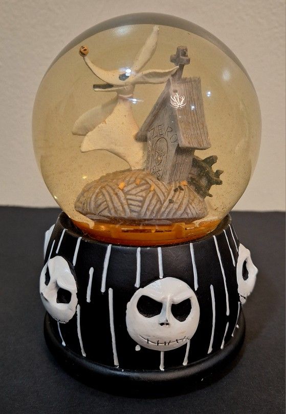 DISNEY NIGHTMARE BEFORE CHRISTMAS ZERO MUSICAL SNOW GLOBE - 6" TALL