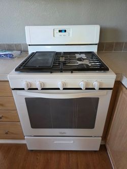 White whirlpool stove