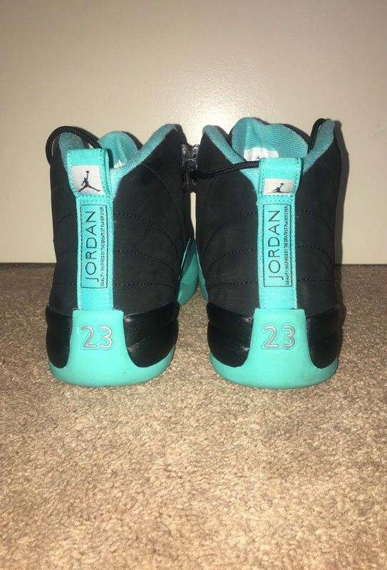 Air Jordan 12 Hyper Jade size 9Y