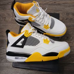 Air Jordan 4s Size 9