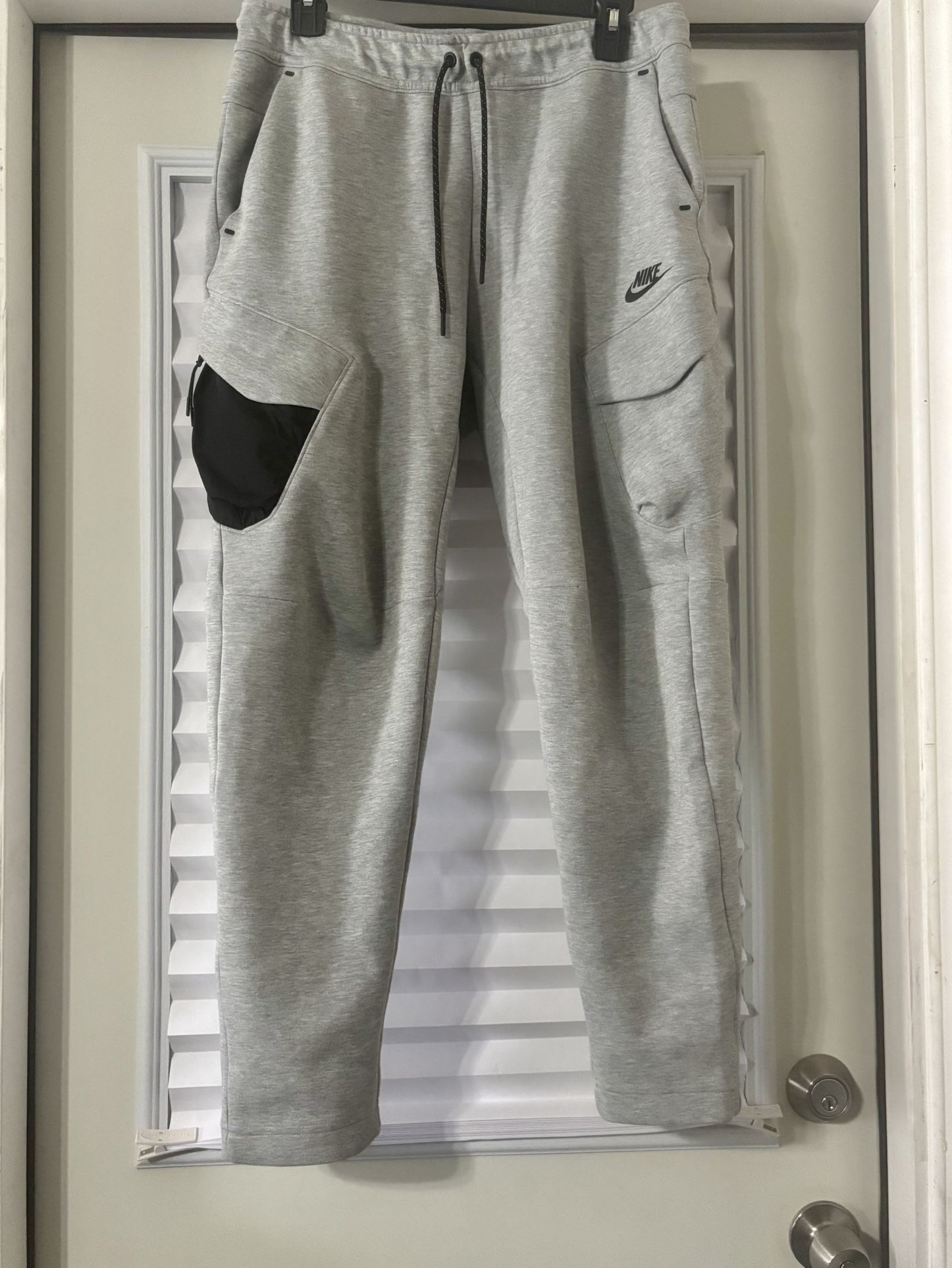 Nike Tech Fleece Utility Pants Tapered Fit Size M