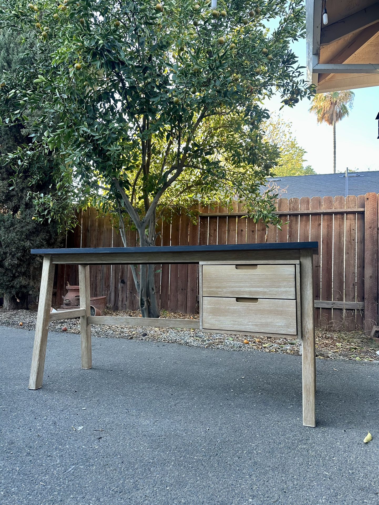 Gorgeous Modern Desk