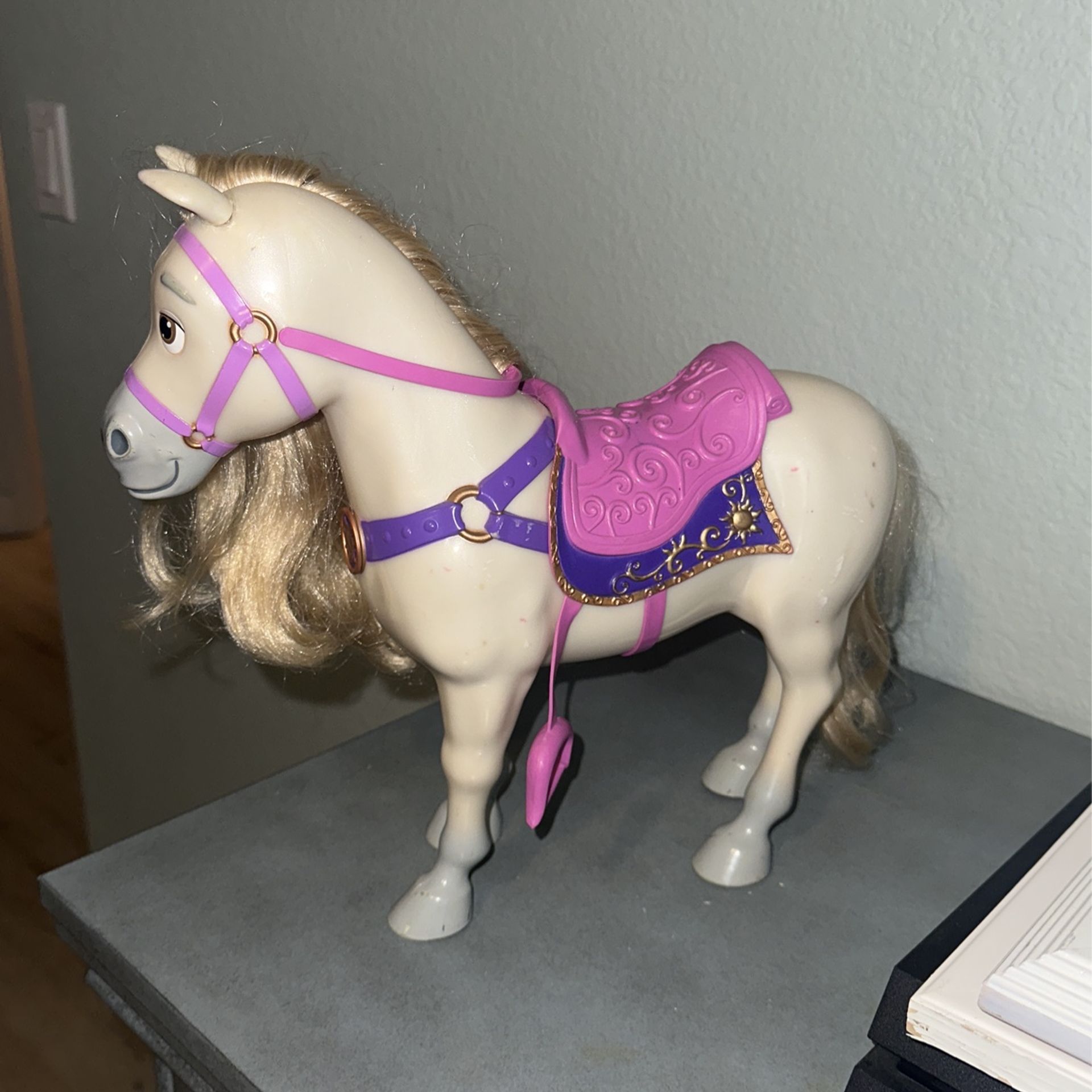 Rapunzel Wig And Horse