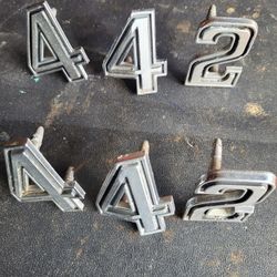 68 oldsmobile 442 Grill emblems +