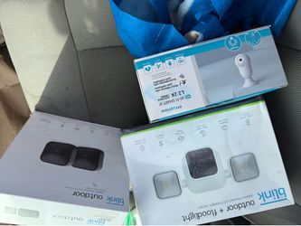 NEW Blink Cameras + Floodlight Kit (Sealed)