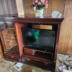 TV Stand/ Entertainment 