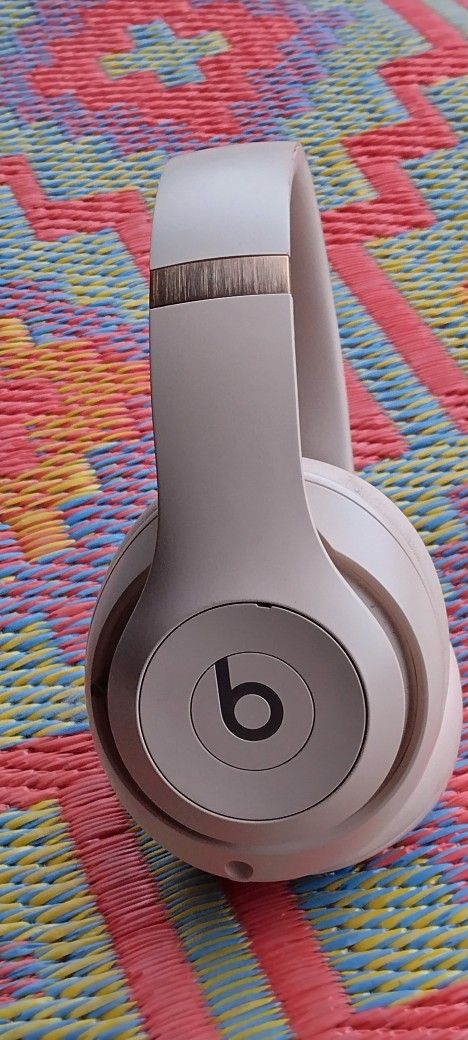 Beats By Dre Studio Pro 4