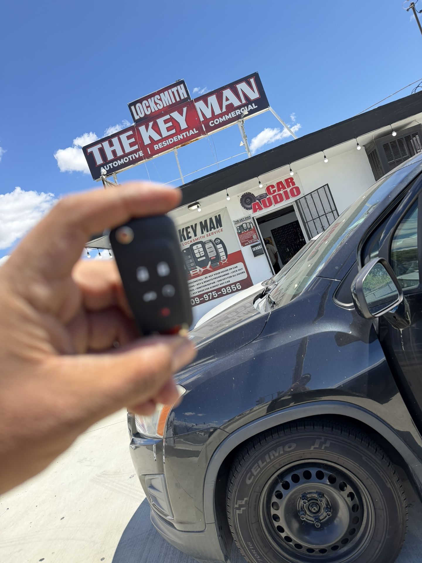 Car Keys / Llaves De Auto / Fobs