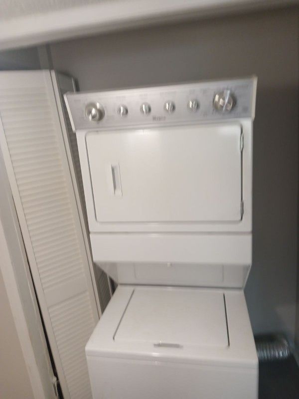Whirlpool Laundry Center