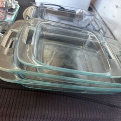 Two Sets Of 3 Pyrex Each Set 30$ 