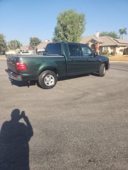 Ford F-150 Crew Cab Pickup Truck